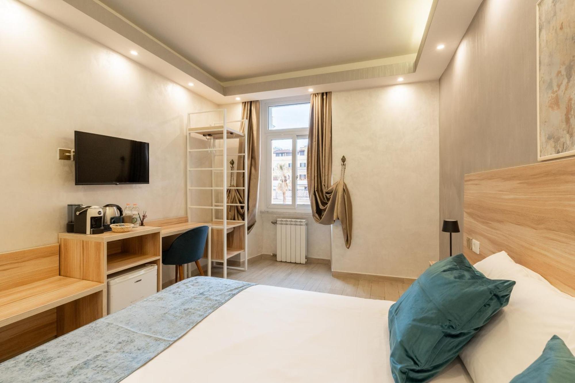 Drago D'Oro Guesthouse - Accross From Metro Vittorio Emanuele Eksteriør bilde